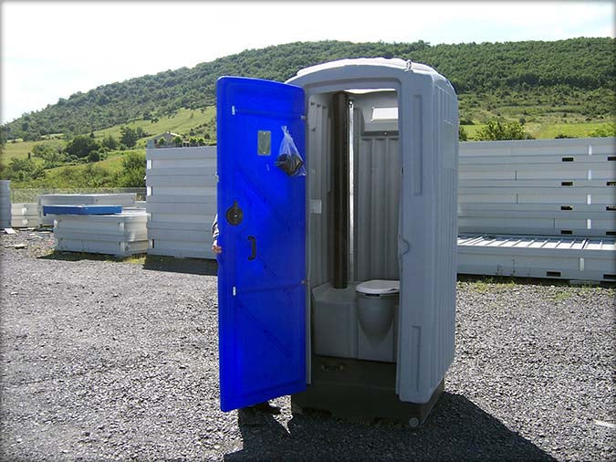 Petite Cabine sanitaire avec douche et toilette