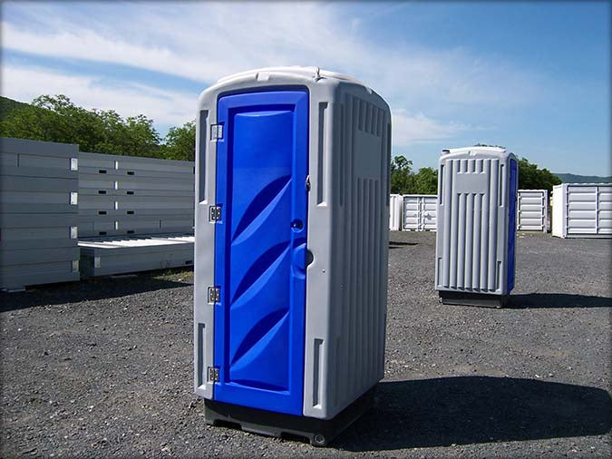 Petite Cabine sanitaire avec douche et toilette